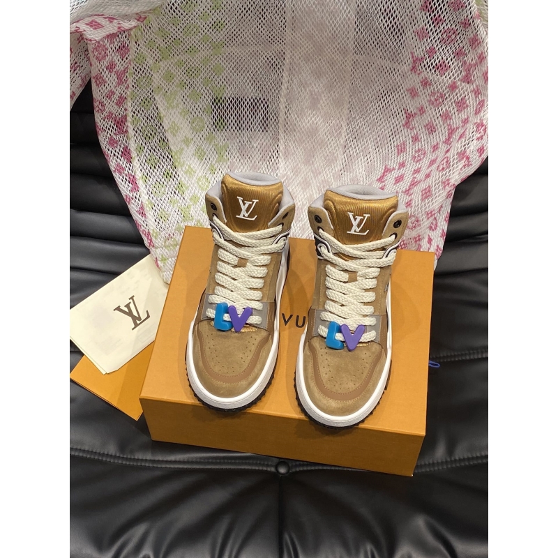 l**is V*t*n sneakers